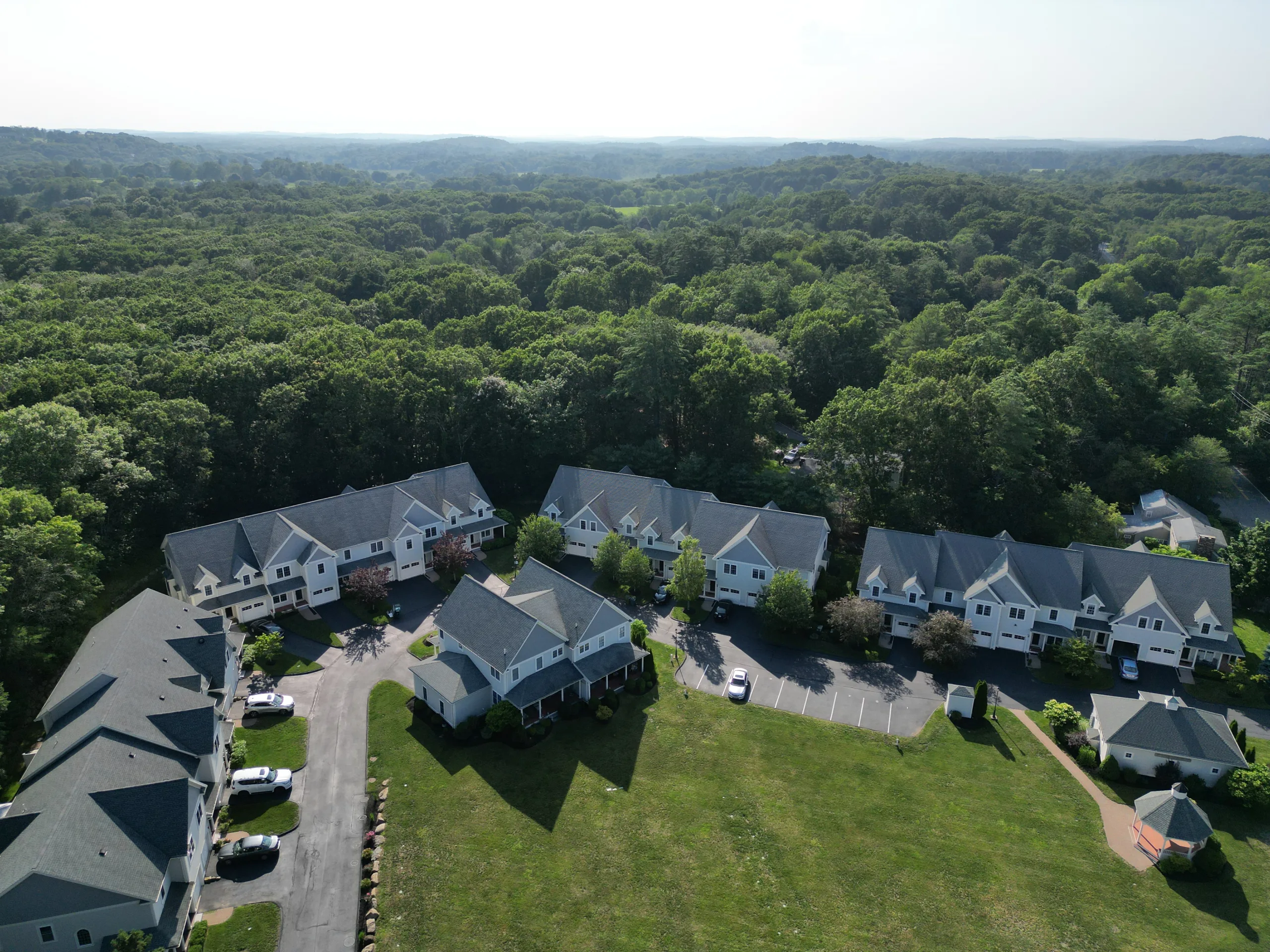 Carriage House Junction — condo community in Hamilton