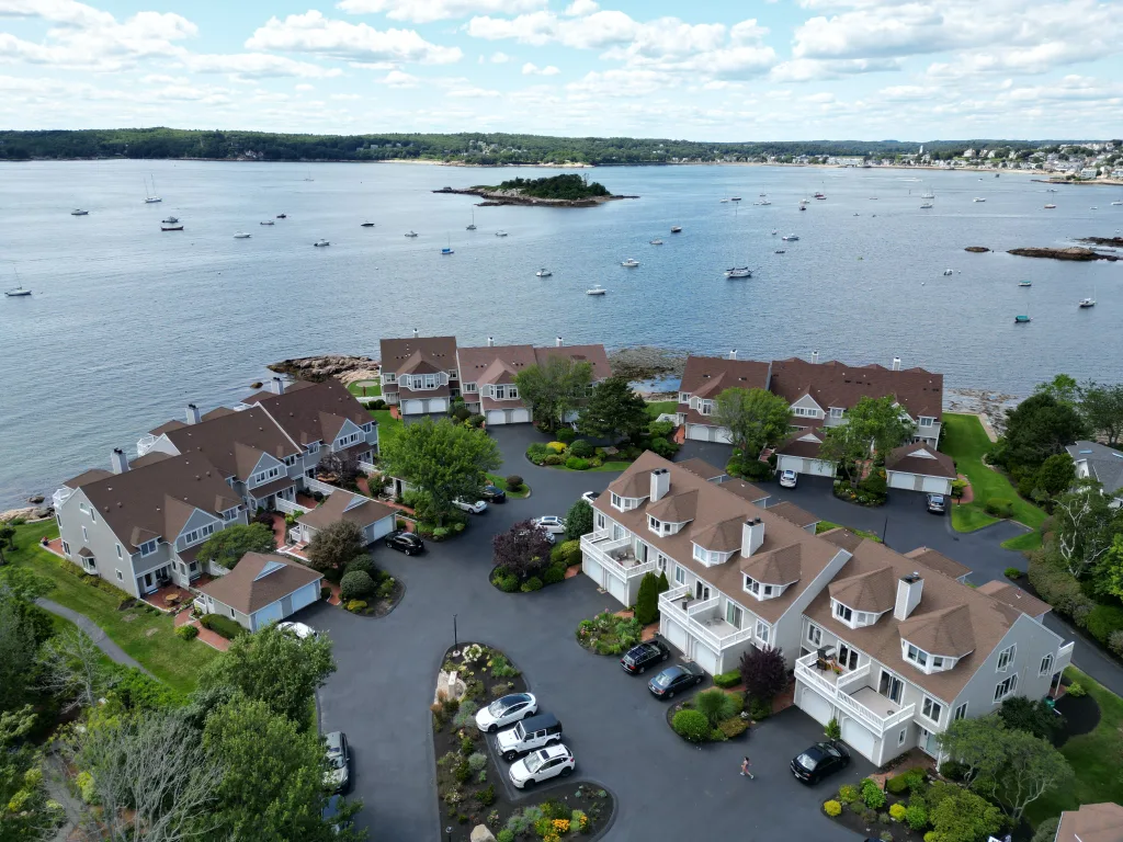 Hawthorne Point, Waterfront Condos in Gloucester, MA