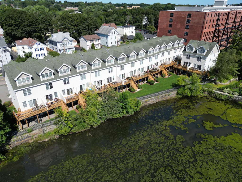 Drake Crossing Townhomes in Peabody MA at Drake Way