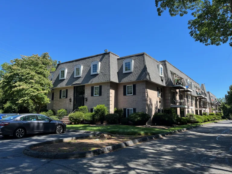 Chateau Royale Condos in Peabody MA