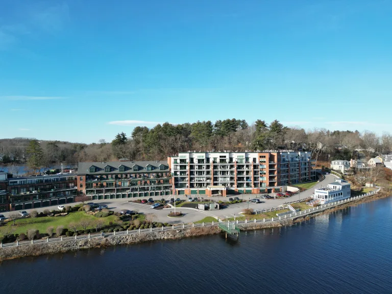 Hatter's Point 55+ Condos along merrimack river in Amesbury MA