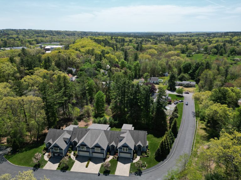 Lincoln Woods Condos in Andover