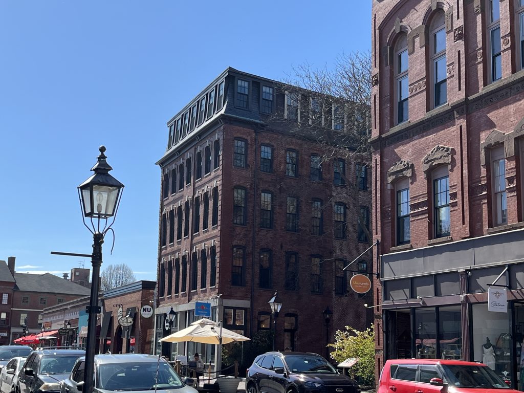 Mercantile Place - 19-23 Pleasant St Condos in Newburyport