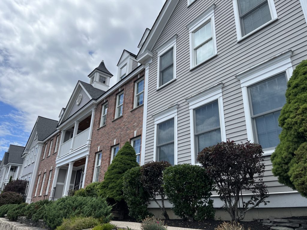 Compass Pointe Condos - Newburyport Townhomes on Winter St