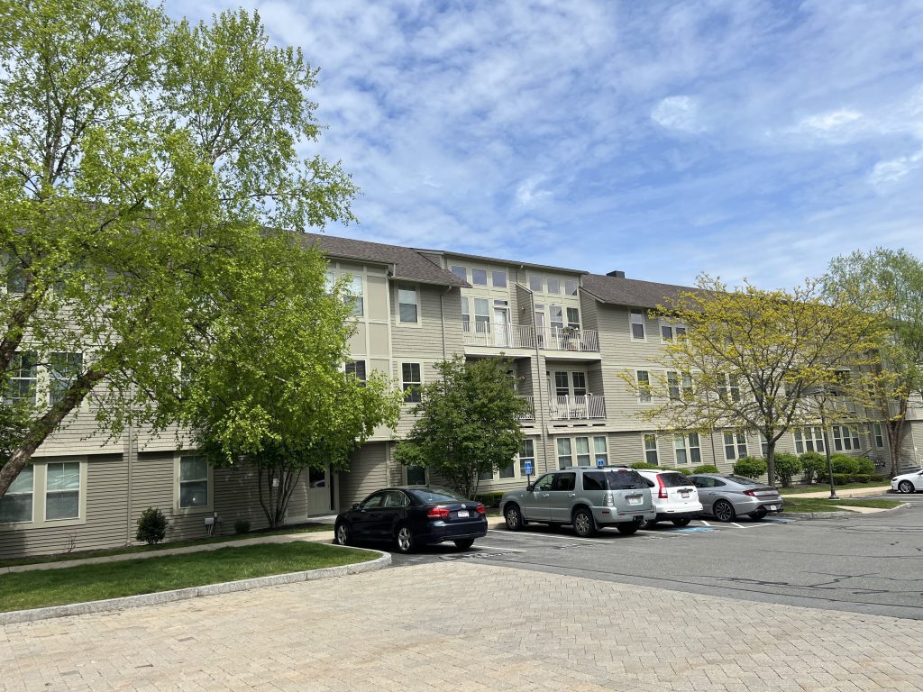 Oakridge Village Maplewood Reserve Condos on Harvest Dr in North Andover