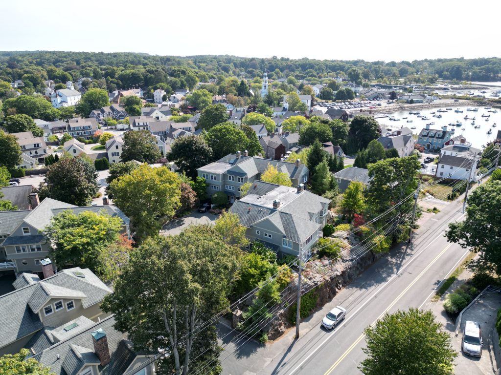 21 Pine St, Manchester MA Condos For Sale & Recently Sold