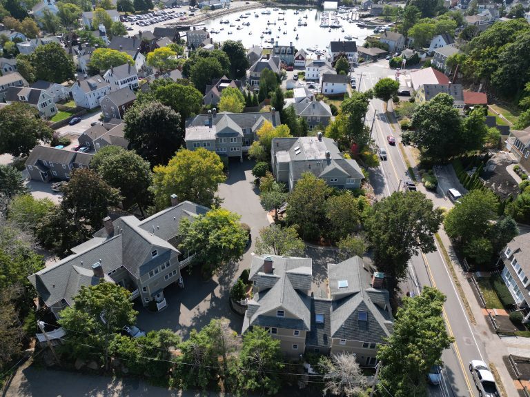 21 Pine St Condos in Manchester by the Sea