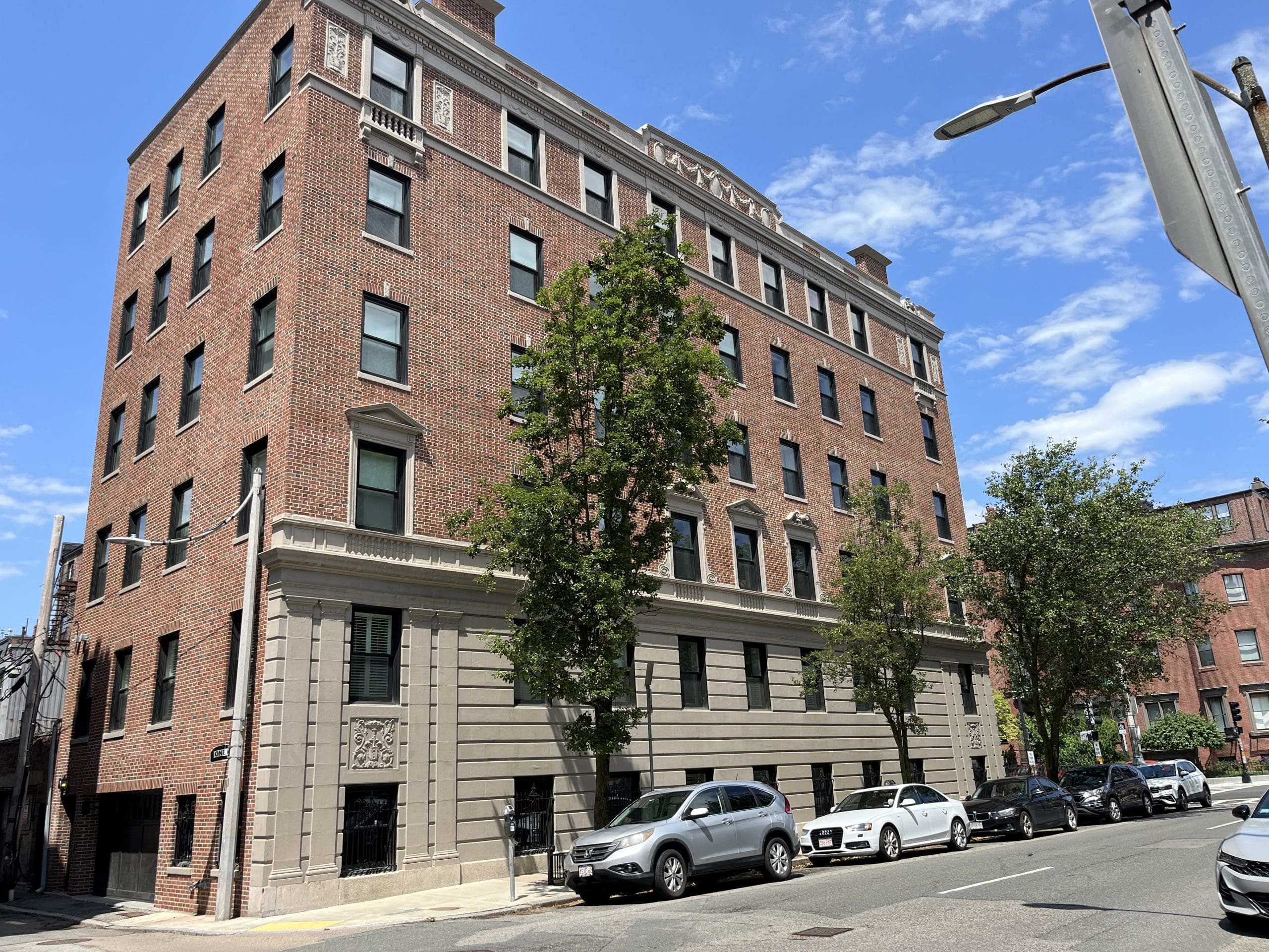 401 Beacon St, Back Bay Condos - The Lydon