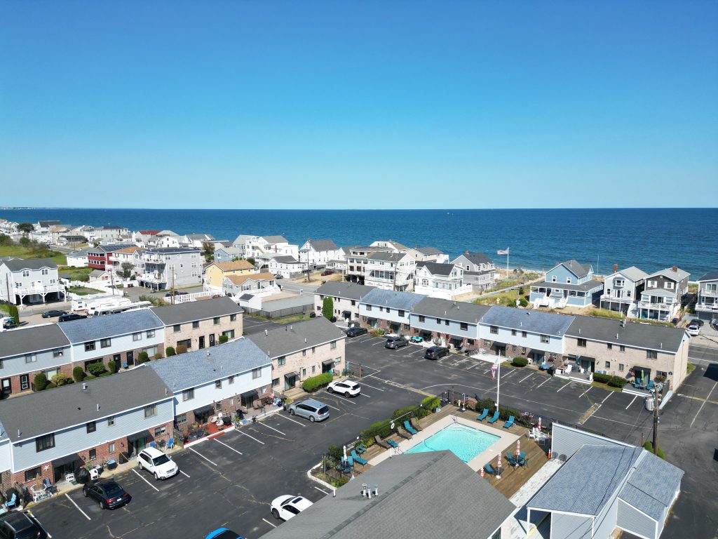 Ocean Reef, 275 N End Blvd - Salisbury Beach MA Tonwhomes