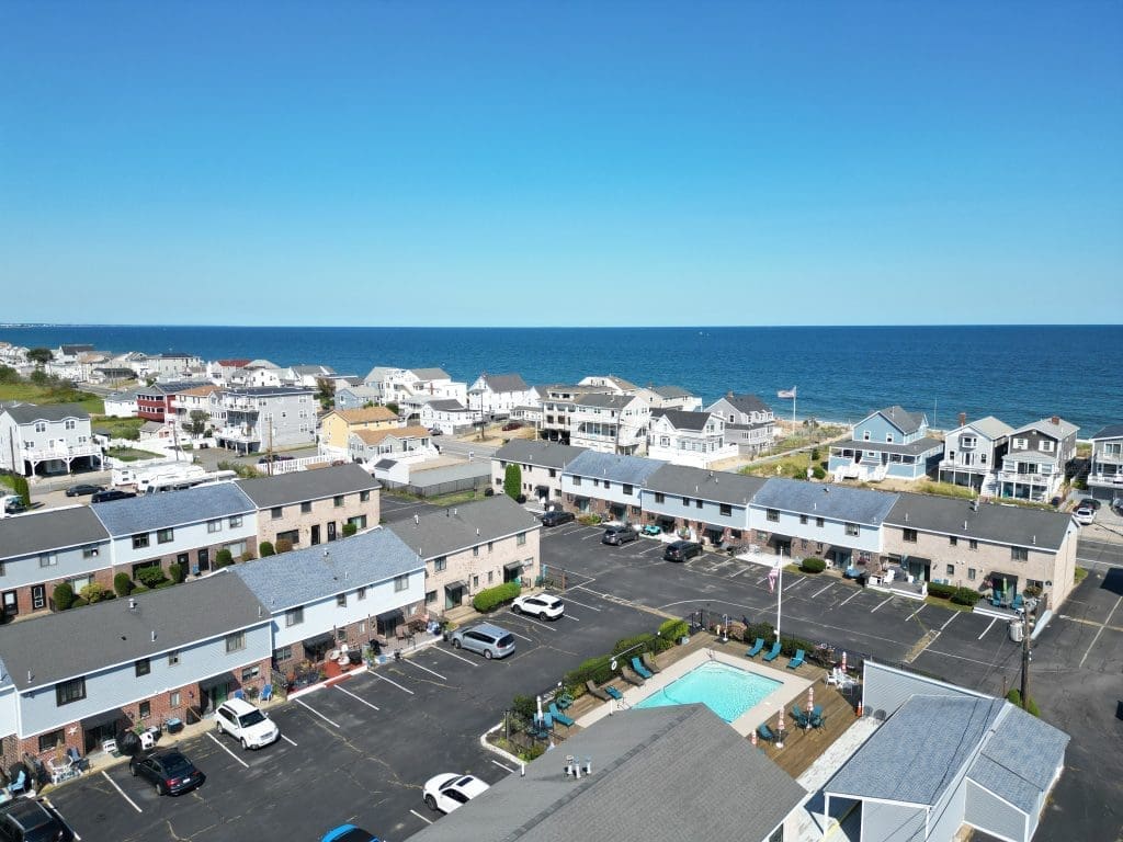 Ocean Reef, 275 N End Blvd - Salisbury Beach MA Tonwhomes