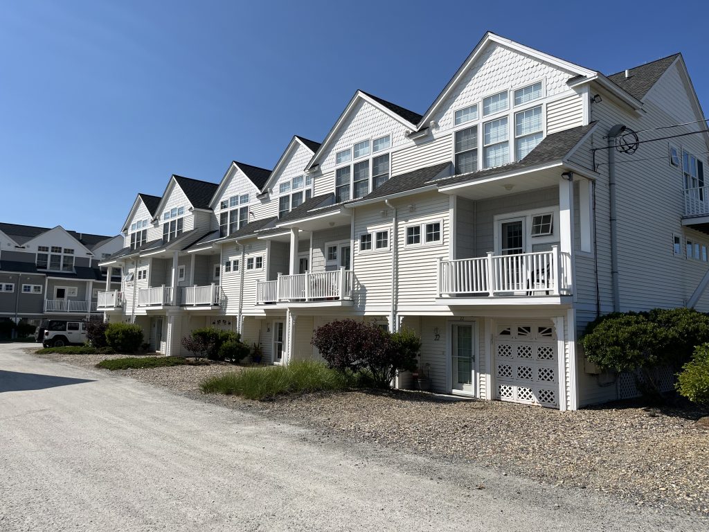 595 N End Blvd, Salisbury MA - Condos: 286 Village Condominiums